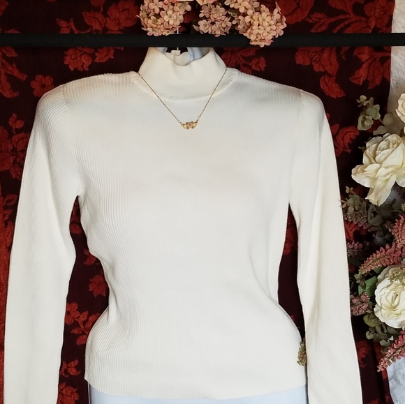 croft & barrow Sweaters - Croft & Barrow 💖 Off white Sweater